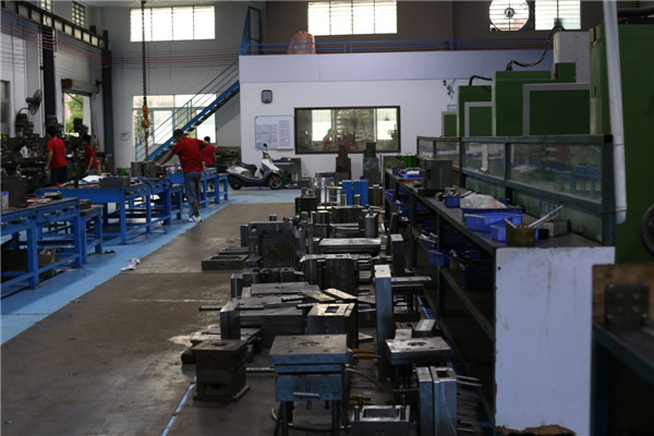 旭錦模具有限公司，模具部