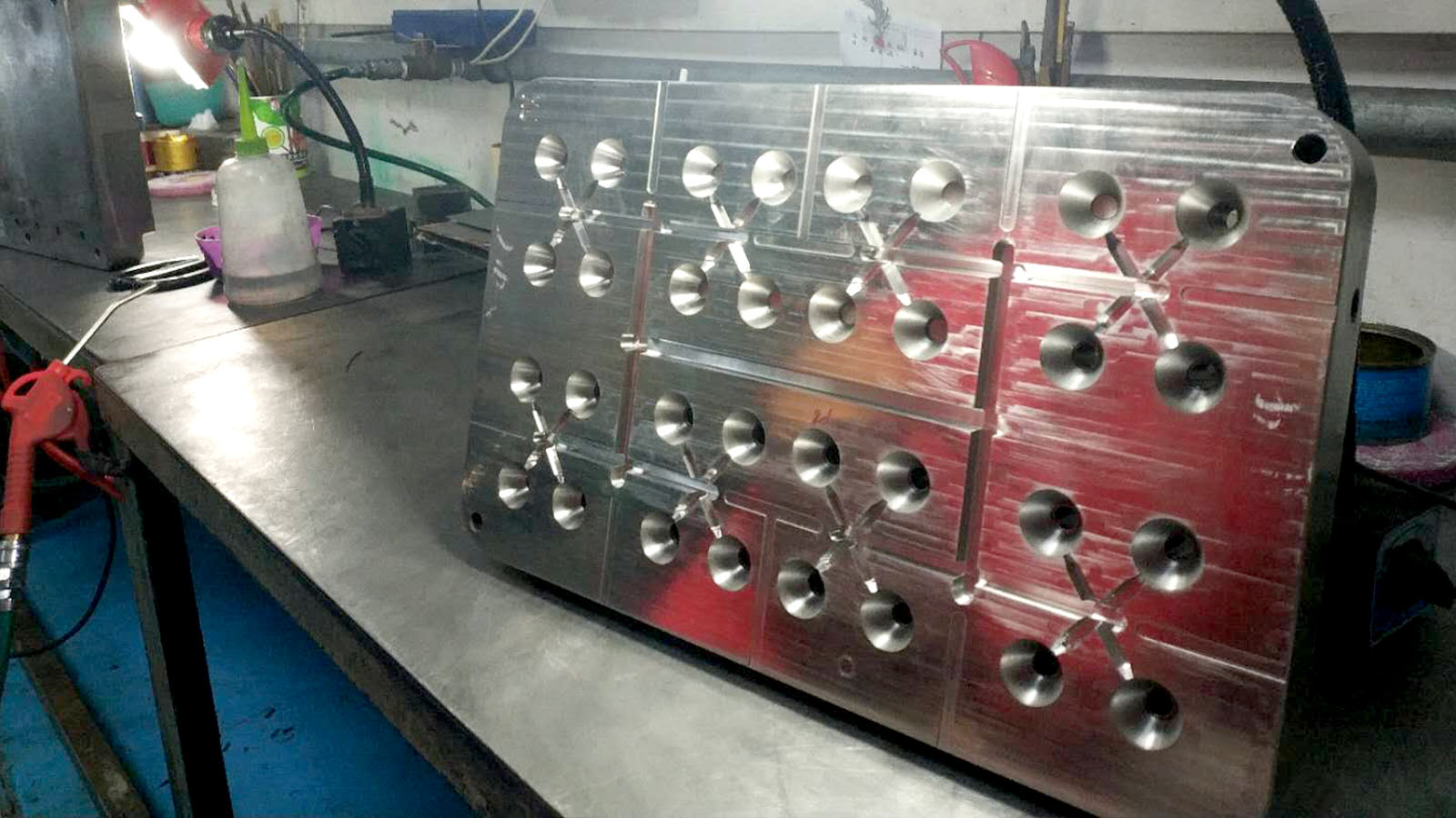 旭錦塑膠模具，光學(xué)透鏡模具